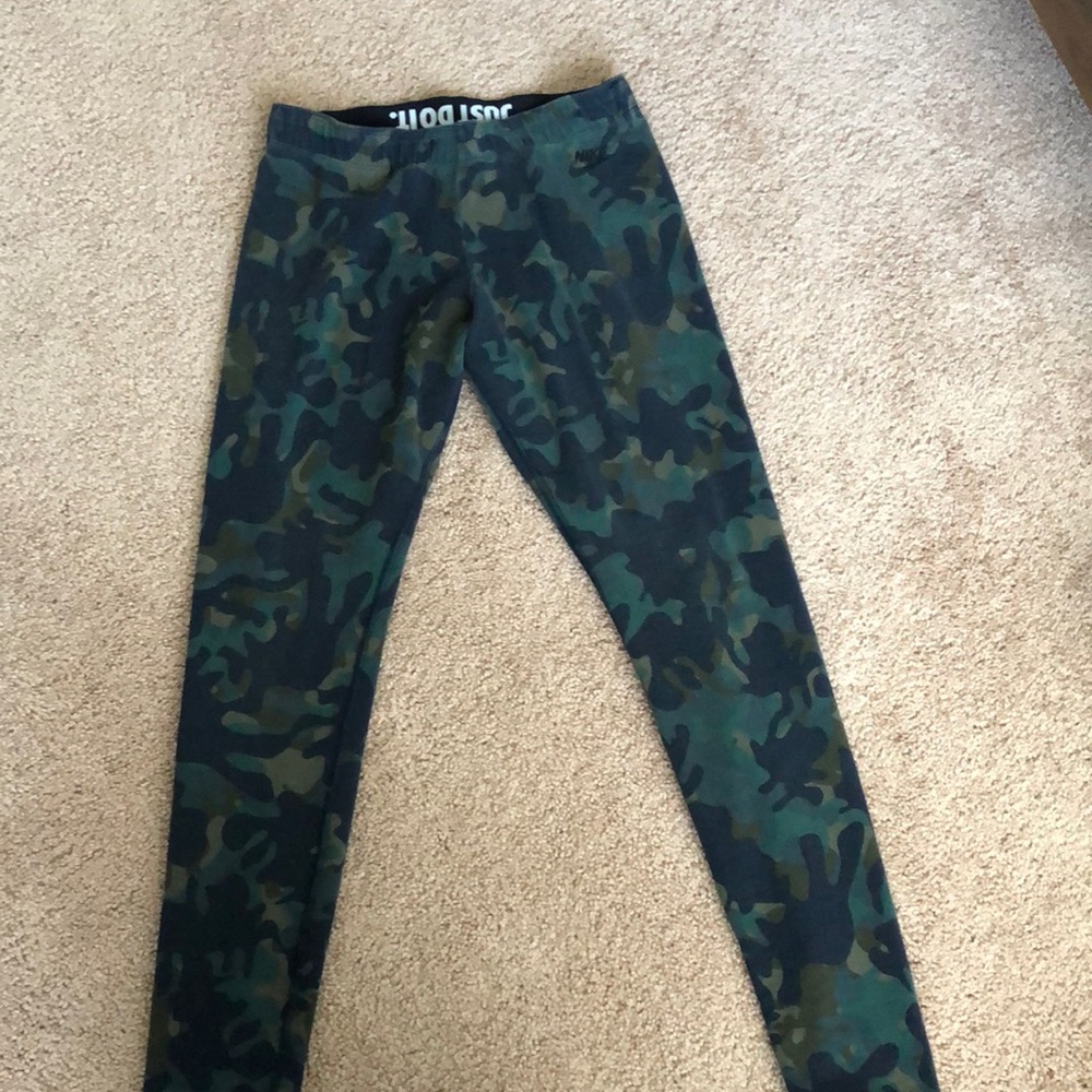 Nike cotton camo ankle leggings